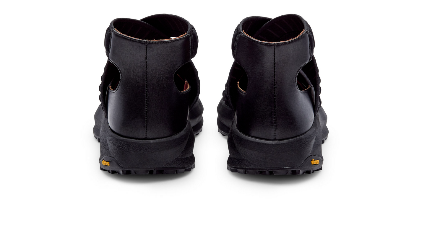 Brera All Black Sneaker