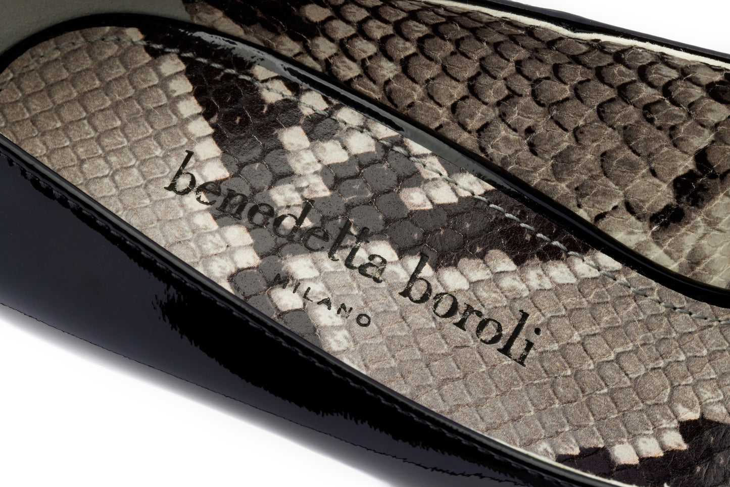 에바 베르니체 네로 데콜테