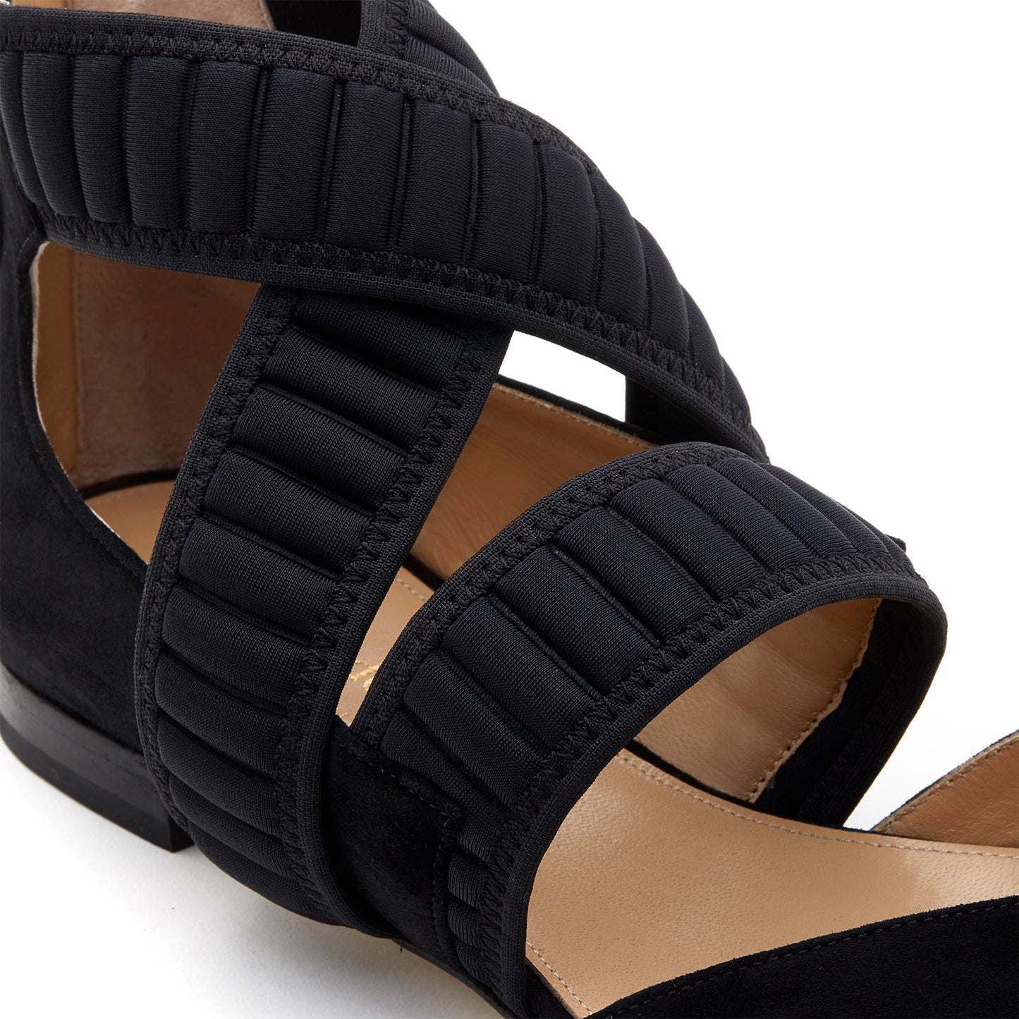 발레리나 카도르나 카모스키오 네로