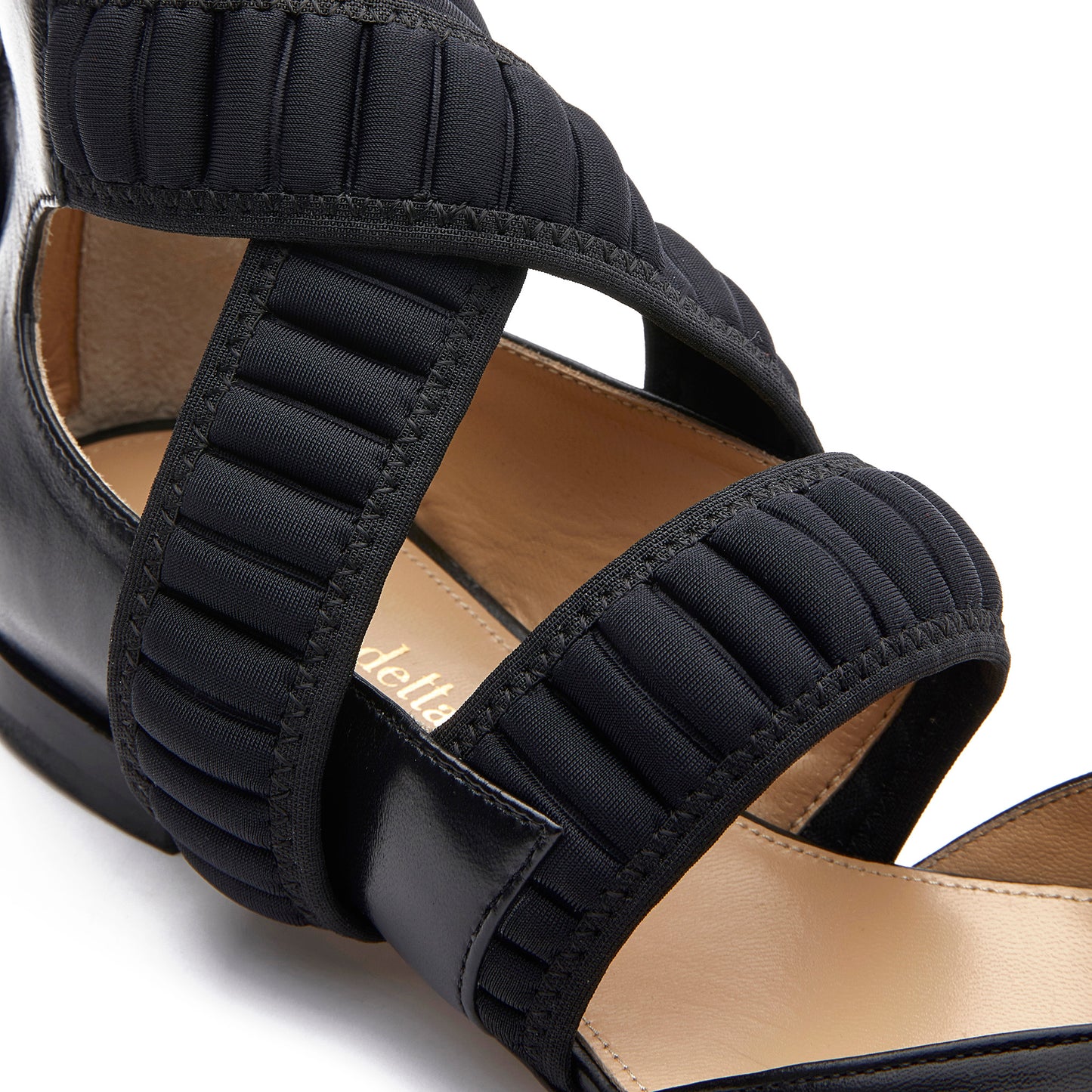 발레리나 카도르나 블랙