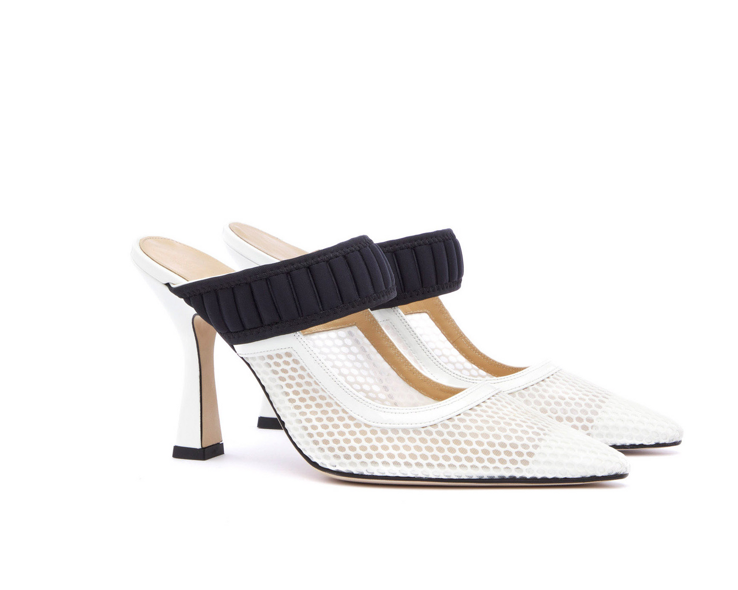 사보트 아레나 화이트