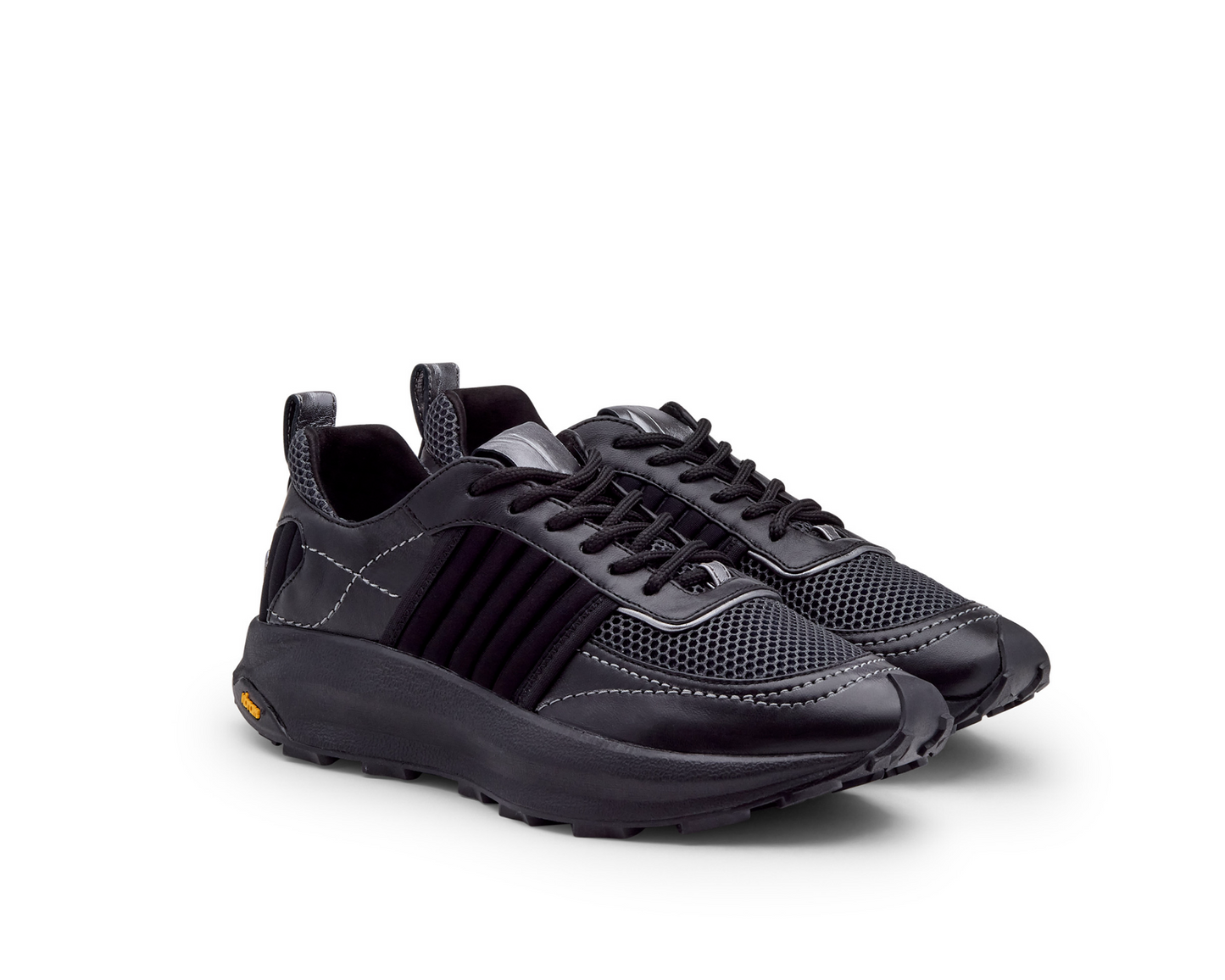 Uri All Black Sneaker
